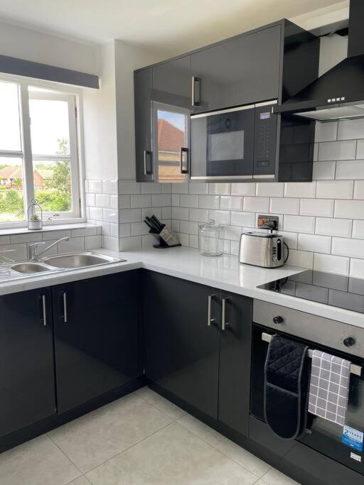 Grays Serviced Apartment Stifford エクステリア 写真