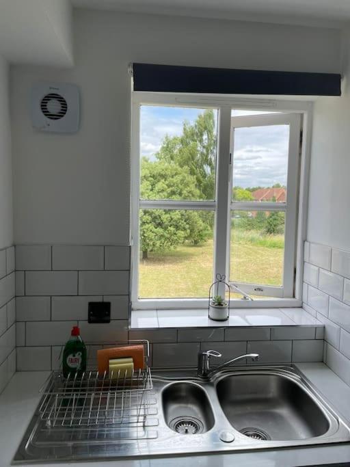 Grays Serviced Apartment Stifford エクステリア 写真