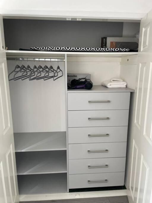 Grays Serviced Apartment Stifford エクステリア 写真
